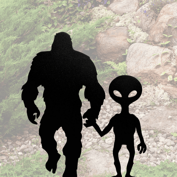 Bigfoot & Alien Ground Stake – Metal Yard Art